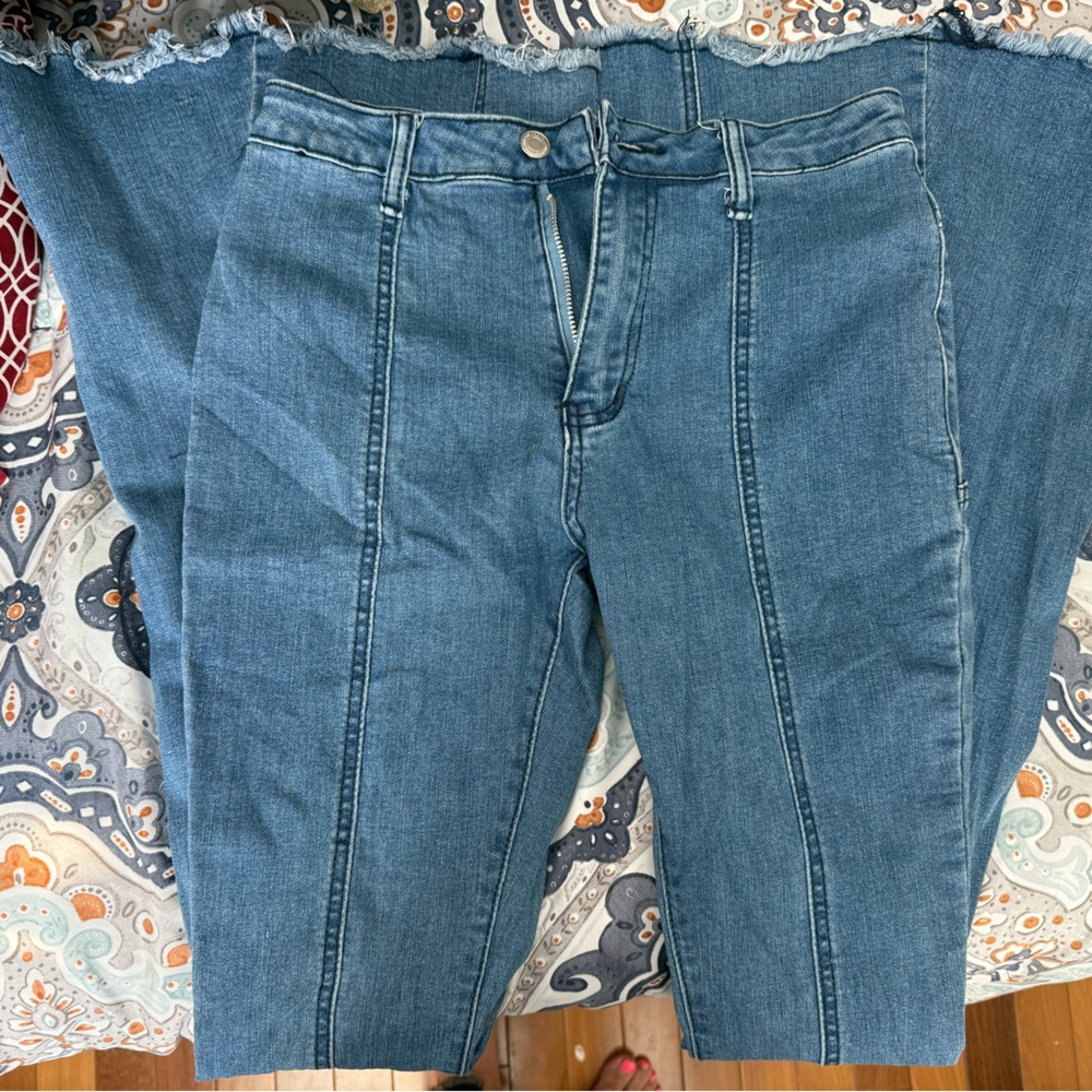 Wisteria Lane Blue Denim - Picture 2 of 3